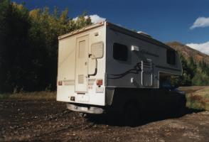 Verschlammter Camper